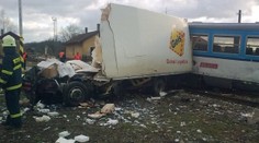Vážná nehoda! Srážka vlaku s kamionem na Příbramsku!