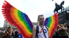 Tisíce lidí se zúčastní duhového průvodu. Začíná Prague Pride!