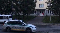 Holčička (3) vypadla z okna ve 4. patře! Zemřela v nemocnici