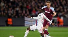Součkův West Ham remizoval s Lyonem. Frankfurt překvapil Barcu