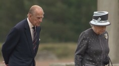 Británie drží smutek za prince Philipa. Na pohřeb dorazí Harry bez Meghan