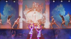 VIDEO: Kylie Minogue se na koncertu LÍBALA S FANOUŠKY!