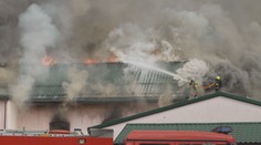 Požár v Krucemburku. Prostory nábytkářské firmy zachvátily plameny