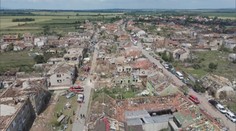 Výzkum zhodnotil úklid škod po tornádu. Pomohly peníze, dobrovolníci překáželi