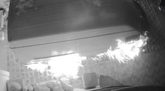 Muž se chtěl mstít kamarádovi. Zapálil mu auto, sám se u toho zranil