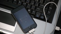 Je váš telefon v bezpečí? Přes některé systémy vás oberou hackeři o tisíce korun