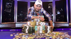 Nejoblíbenější pokerový hráč získává pátý náramek z Main Eventu!