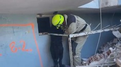 Čeští záchranáři už pomáhají v Turecku. V troskách budov hledají živé