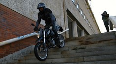 Blata Motard 125 BXM: Celá česká