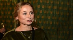 Zoufalství, popisuje problémy s Hugem Shopaholic Nicol. Šňůra příšerných chvil