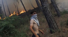 Ohnivé peklo v turistických destinacích. Řecko a Chorvatsko zasáhly rozsáhlé požáry