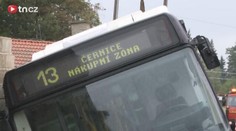 NEŠTĚSTÍ! ČTYŘI ZRANĚNÍ při nehodě TROLEJBUSU v Plzni! Viník UJEL!