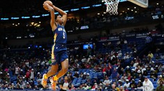Oblékli žluté ponožky. Ukrajině vyjádřili podporu i basketbalisté Pelicans