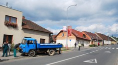 Holčičku (5) srazil v Hradci náklaďák. Vážně ji zranil