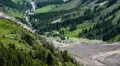 Sesunutý alpský ledovec ohrožuje celé údolí. Úřady zvažují další evakuace