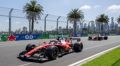 Dramatická situace při tréninku F1. Hamilton zabránil fatální nehodě