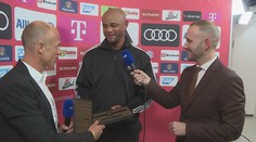 Jarolím dal Kompanymu hodinky. Musíte jezdit častěji, smál se kouč Bayernu