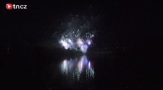 VIDEO: Oblohu nad Táborem rozzářil "květinový duet"