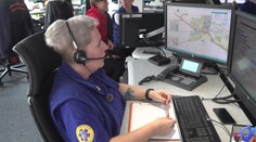 Žena nebo anděl? Operátorka záchranky takhle zachraňuje životy