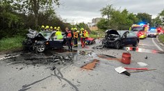 Vážná nehoda dvou BMW: Pět zraněných včetně dítěte, mladší řidič měl být opilý a zdrogovaný
