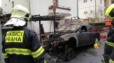 Ve Velké Chuchli auto shořelo na popel! Řidič uvnitř zemřel