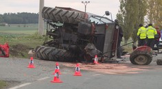 Policie: Za zranění dvou policistů při nehodě mohl traktorista