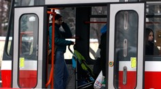 Pražskému řidiči ujela tramvaj. Řídil ji naštvaný inspektor