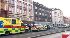 Tragická nehoda v Kladně. Náklaďák srazil chodce, na místě zemřel