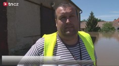 REPORTÁŽ Z LOUNEK: Nikdo neposlal ani korunu a v domech máme dva metry vody