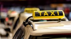 Žádné složité schovávání! Migranti vyrazili do Prahy taxíkem