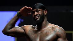 Takhle se vydělává! Boxer Wilder dostane miliony za čekání