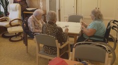 Domovy důchodců ve městech nemají kapacitu. Na místo se čeká i 10 měsíců