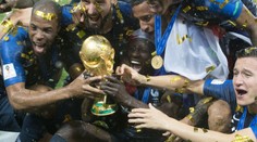 Fotbalista z Francie prodal medaili! Zlato z MS se vydražilo za 1,8 milionu