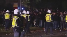 VIDEO Oslavu narozenin svolanou přes facebook rozháněli policisté