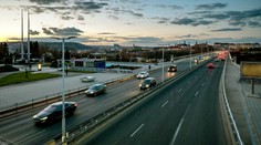 Vláda nechce zdražovat dálniční známky. Je to populismus, hřmí opozice