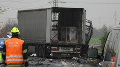 Tragická nehoda na Mělnicku: Kamion sešrotoval dodávku, jeden mrtvý