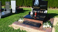 Tady odpočívá: Iveta Bartošová má konečně svůj HROB!
