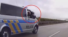 Může řidič vjet do policejní kolony? Zákon mluví jasně. Ale co ta zbraň?