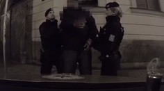 Policejní hlídka měla s obrem co dělat. Chlap jak hora kladl odpor