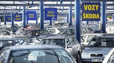 Zákazníci si letos z AAA AUTO odvezli už 10 000 aut, zájem stoupá
