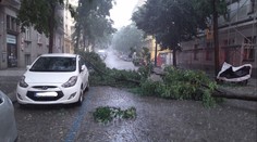 Znovu udeřily velmi silné bouřky. Přívalový déšť a krupobití bičovaly Česko