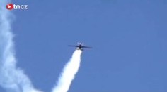 VIDEO: Letadlu se ulomilo křídlo. Pilot přežil