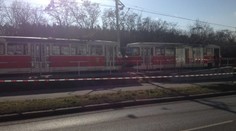 Celá Praha hledá vraha z tramvaje! V terénu jsou desítky policistů