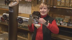Pivo v restauracích enormně zdražuje. Lidé se ale zlatavého moku vzdát nechtějí