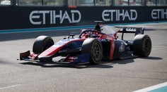 Staňkovi se sprint Formule 2 nepodařil. Těsně před koncem odstoupil