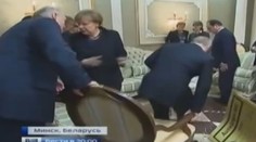 VTIPNÉ VIDEO: Lukašenko uhýbal Putinovi židlí jako ve třetí třídě!