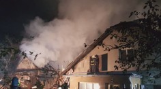 Pět jednotek hasičů zasahovalo u požáru rodinného domu na Přerovsku