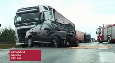VIDEO: Hromadná dopravní nehoda pěti aut