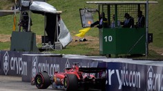 Proč mám k**va smůlu? Leclerc skončil ve svodidlech ještě před startem