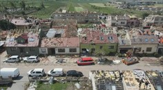 Loni přijímaly pomoc, teď ji vrací. Obce zničené tornádem pomáhají uprchlíkům